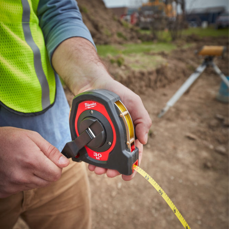 Mesure longue boitier fermé 30m MILWAUKEE