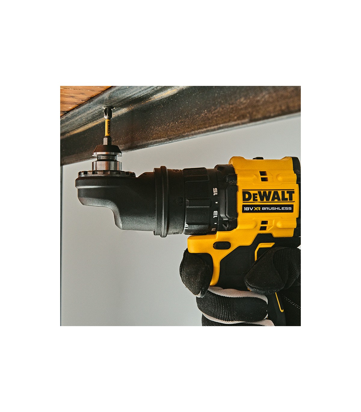 Perceuse-visseuse à têtes multiples 18V DCD803NT-XJ + 1 batterie 18V 5 Ah + 1 chargeur DCB1104-QW DEWALT