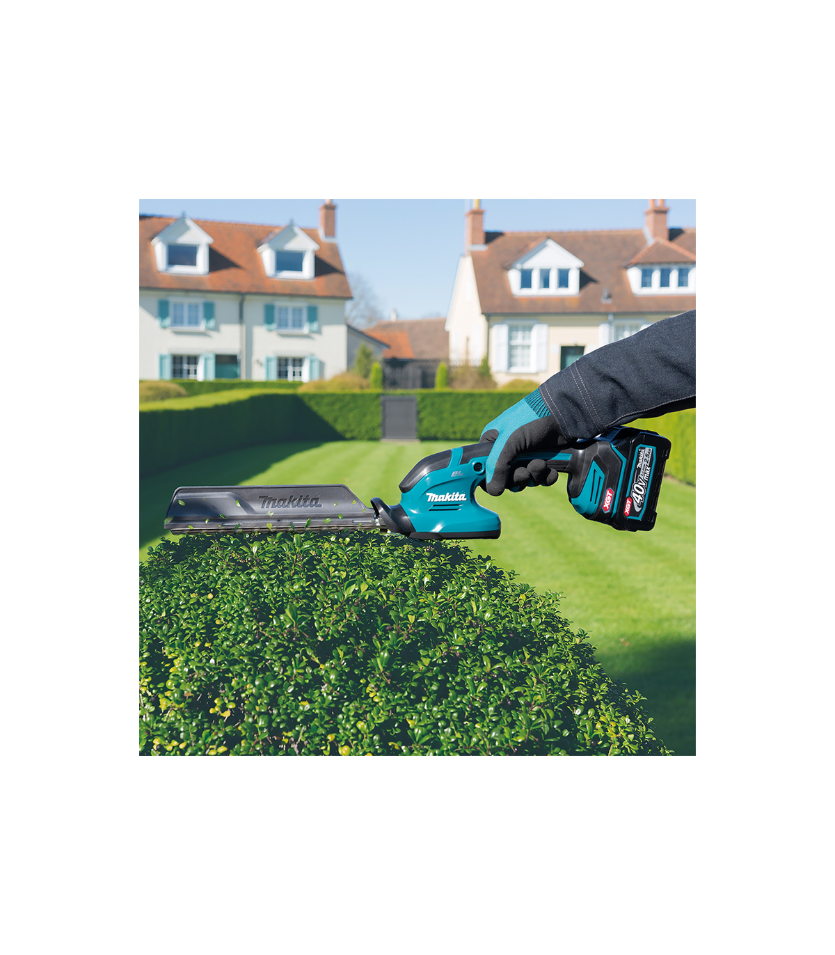 Taille haie 40V 20cm UH023GZ + 2 batteries 40V 2,5 Ah + chargeur rapide DC40RA MAKITA