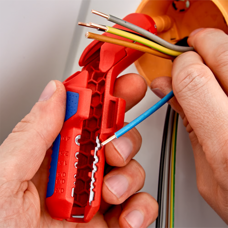 Outil universel à dégainer 135mm ErgoStrip KNIPEX