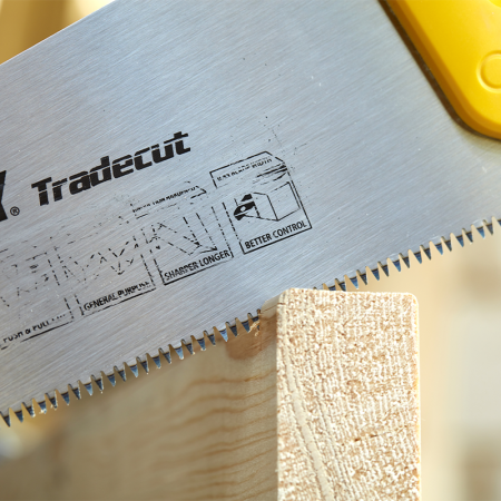 Scie égoïne Tradecut coupe bois universelle 8 dents/pouce STANLEY