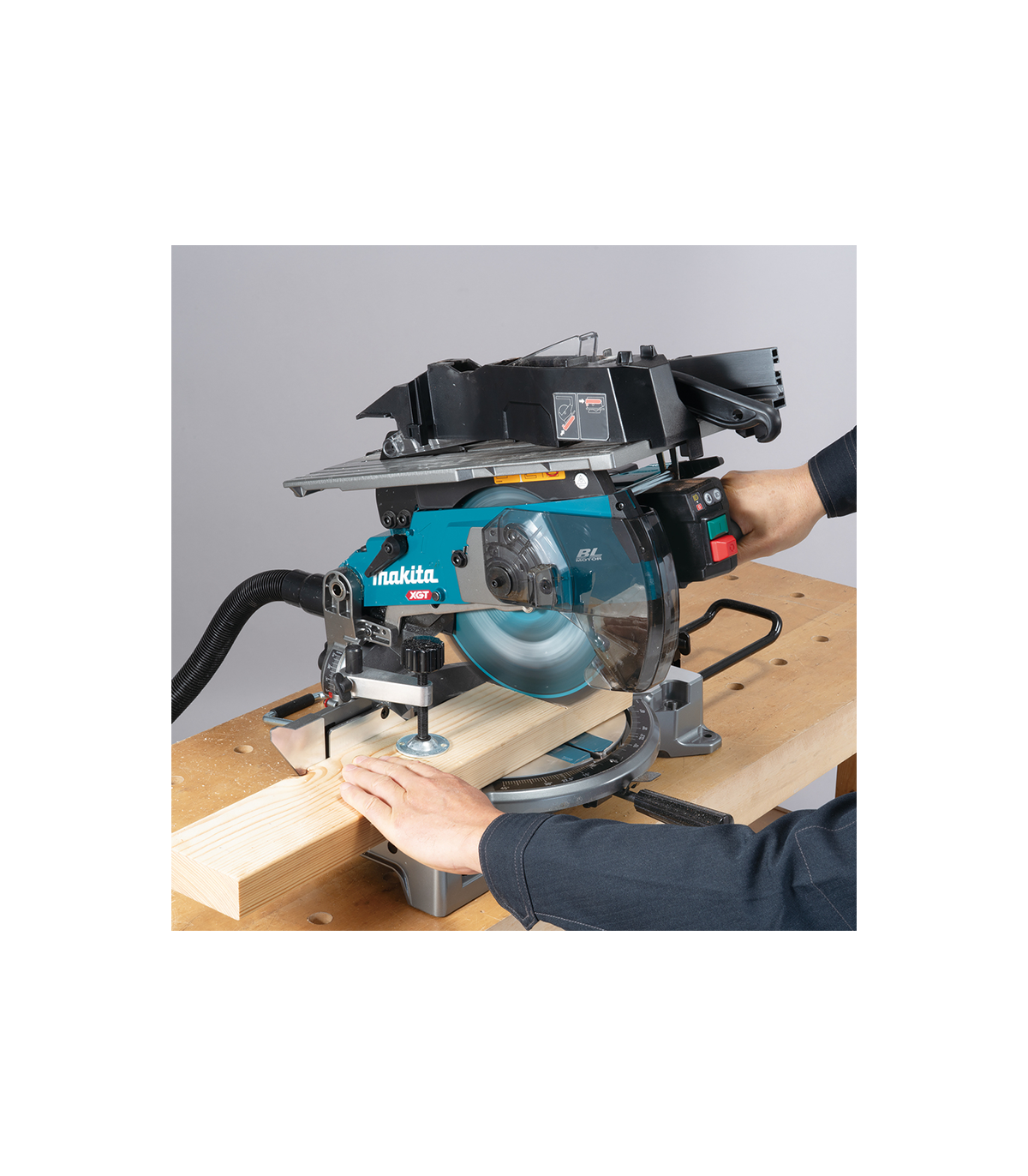 Scie à onglet radiale et délignage 40V Ø216mm LH001GZ MAKITA